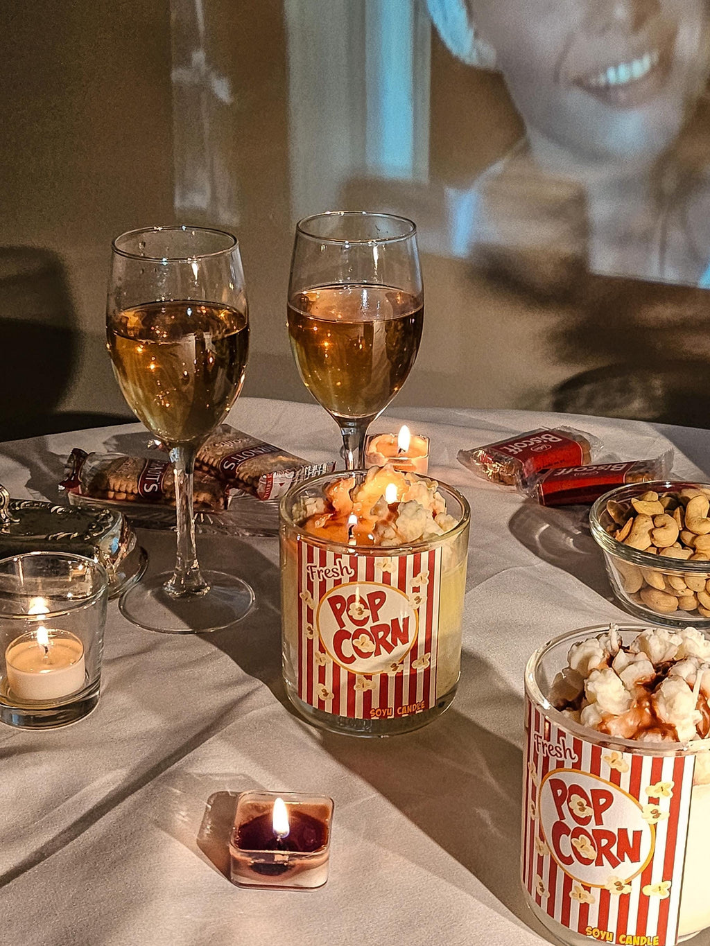 Popcorn Candle – Caramel Vanilla Scented Soy Wax Buttery Food Shaped Candle Romantic Mood Cozy Winter Fall Gift for Movie Nights Home Decor